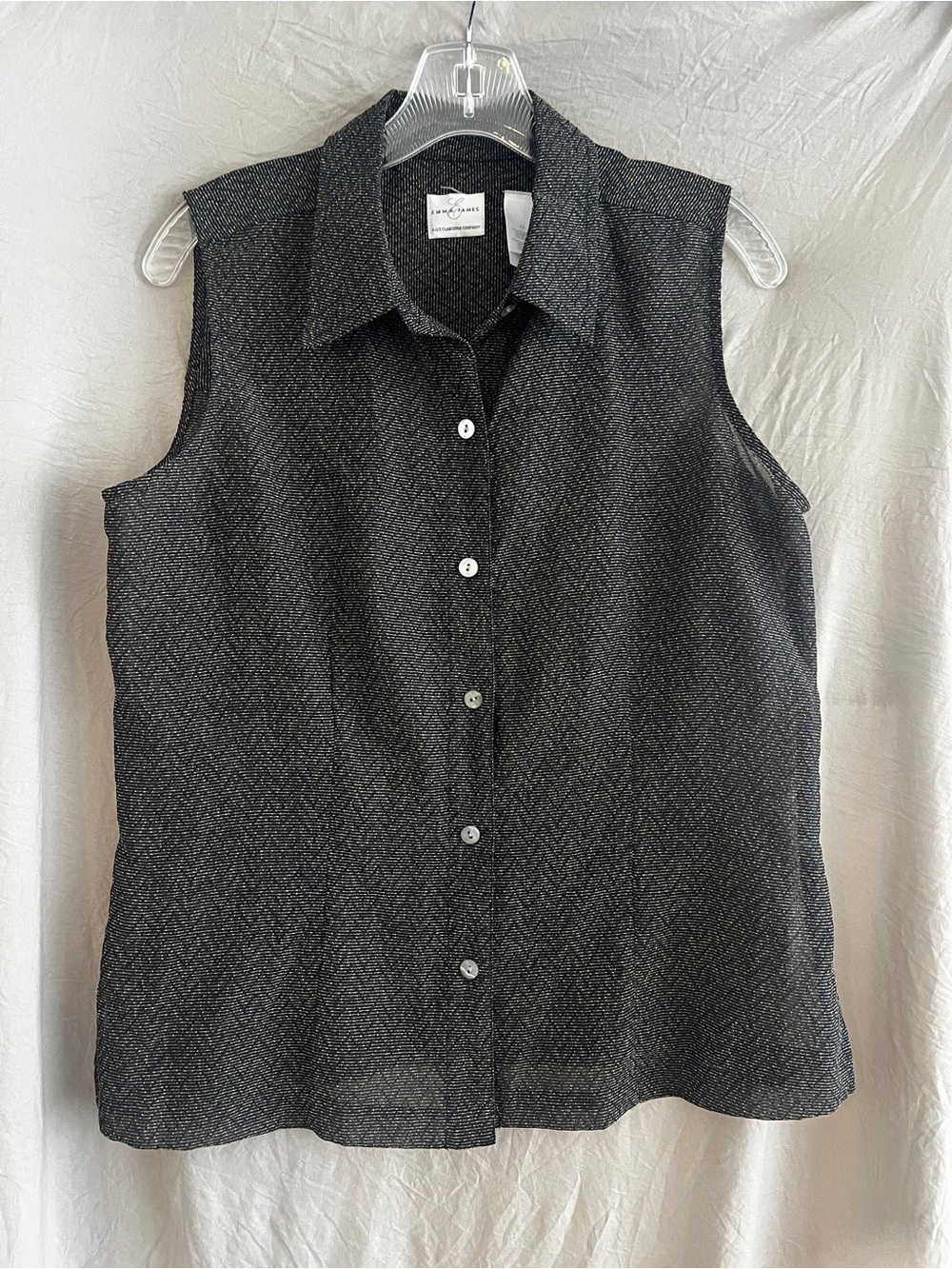 Emma James Sleeveless Button-Down Top in Black